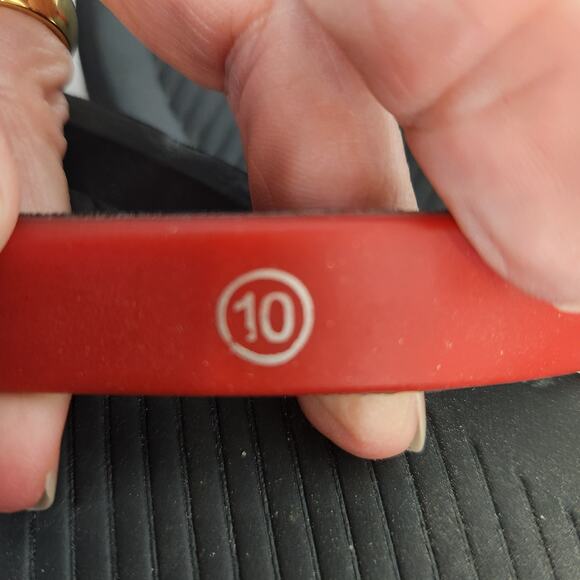 Dutch Bros Women's Black Flip Flops Size 10 - Picture 8 of 10